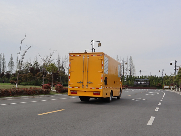 大多利卡电源车