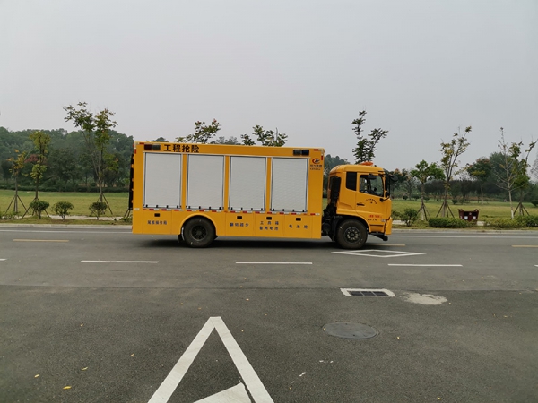 天锦救险车